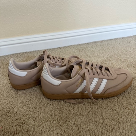 Adidas Samba OG Shoes, 7.5 women’s, Taupe, EUC - Picture 3 of 6